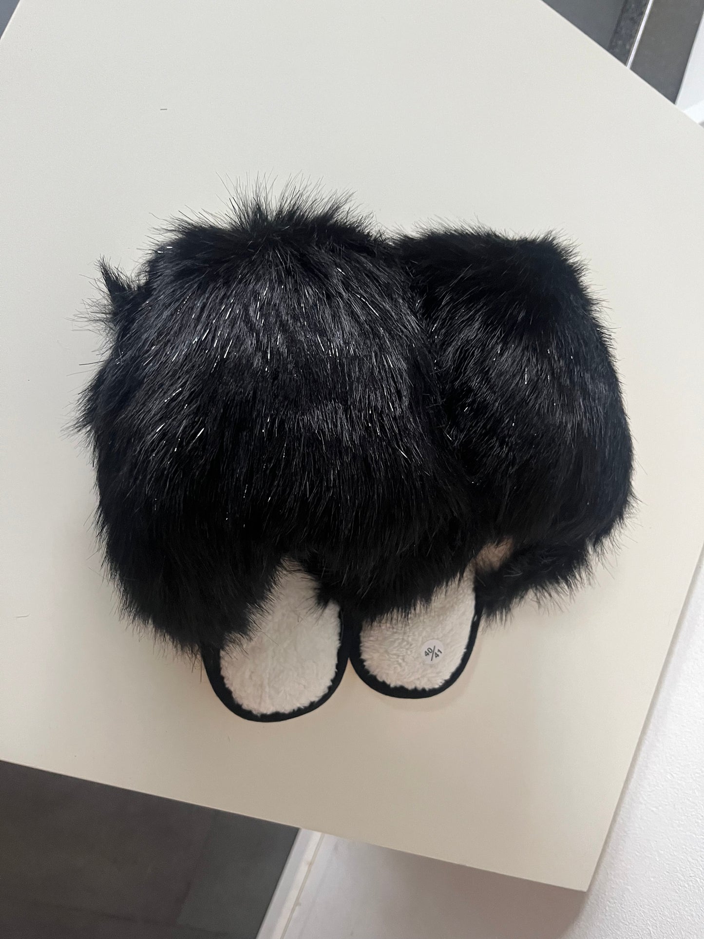 Fluffy pantoffels zwart