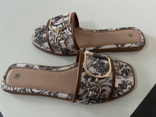 Dion slippers